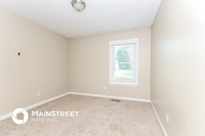 Building Photo - 631 Blake Moore Dr