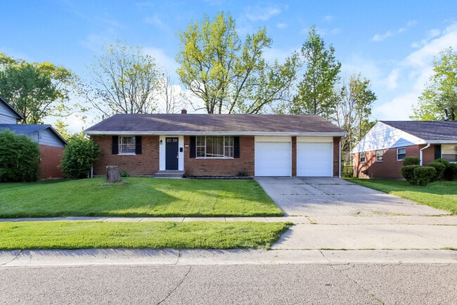 Building Photo - 750 Danbury Rd