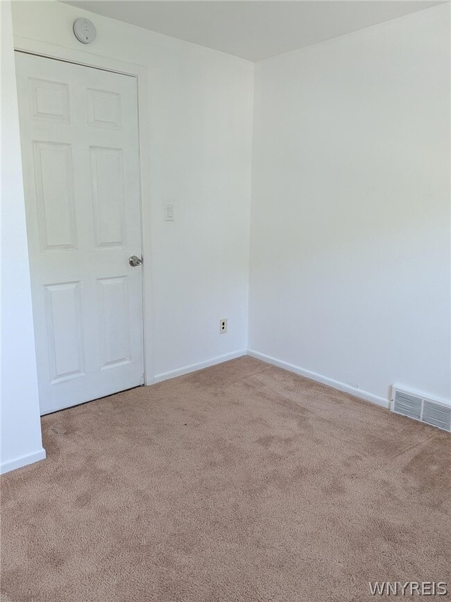 Building Photo - 253 Glenhaven Dr