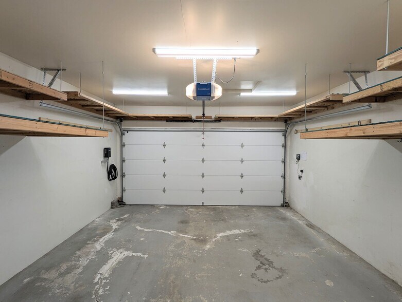 Building Photo - 4466 Sherman Oaks Cir