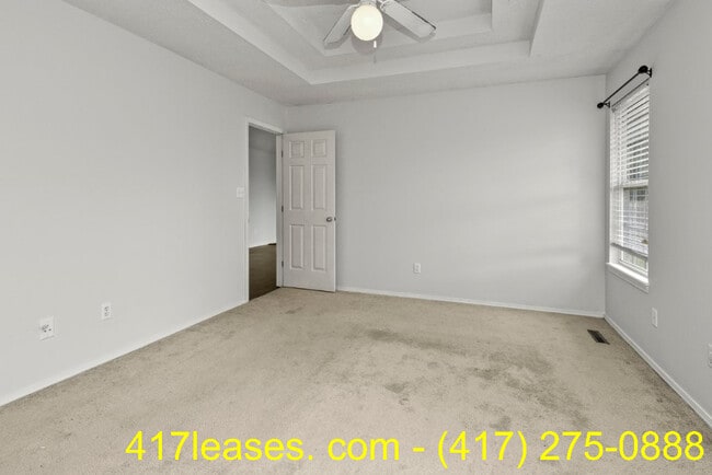 Building Photo - 834 S Duke Ave