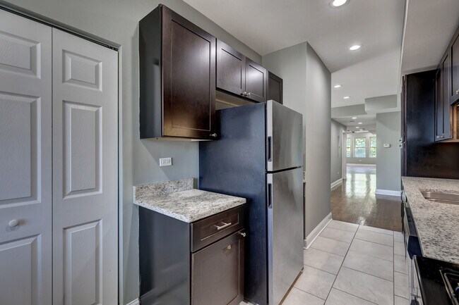 Building Photo - 6723 S Chappel Ave