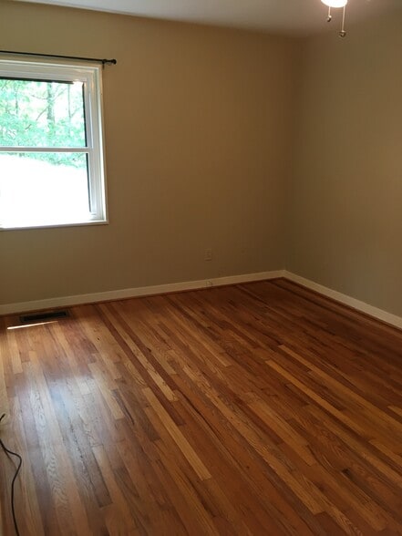 Bedroom - 1640 Beckham Dr