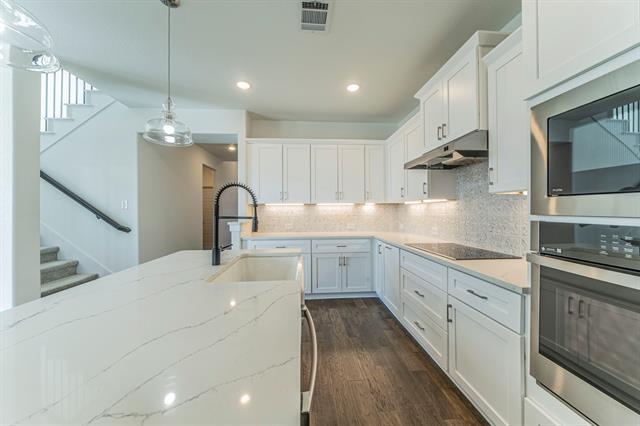 Building Photo - 1110 Stallion Ln