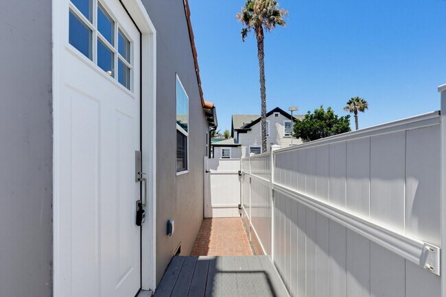 Building Photo - 1470 Rosecrans St
