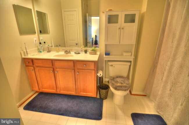 Building Photo - 1501 North Point Dr