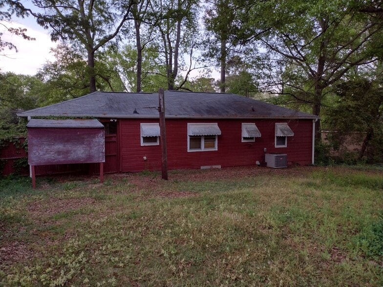 Building Photo - 1001 Dale Dr SW