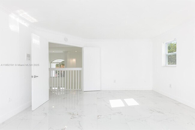 Building Photo - 18400 SW 77th Ct
