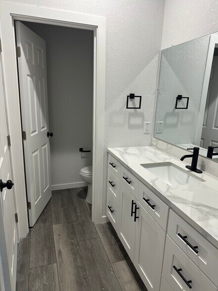 Building Photo - 16049 S Yava Rd