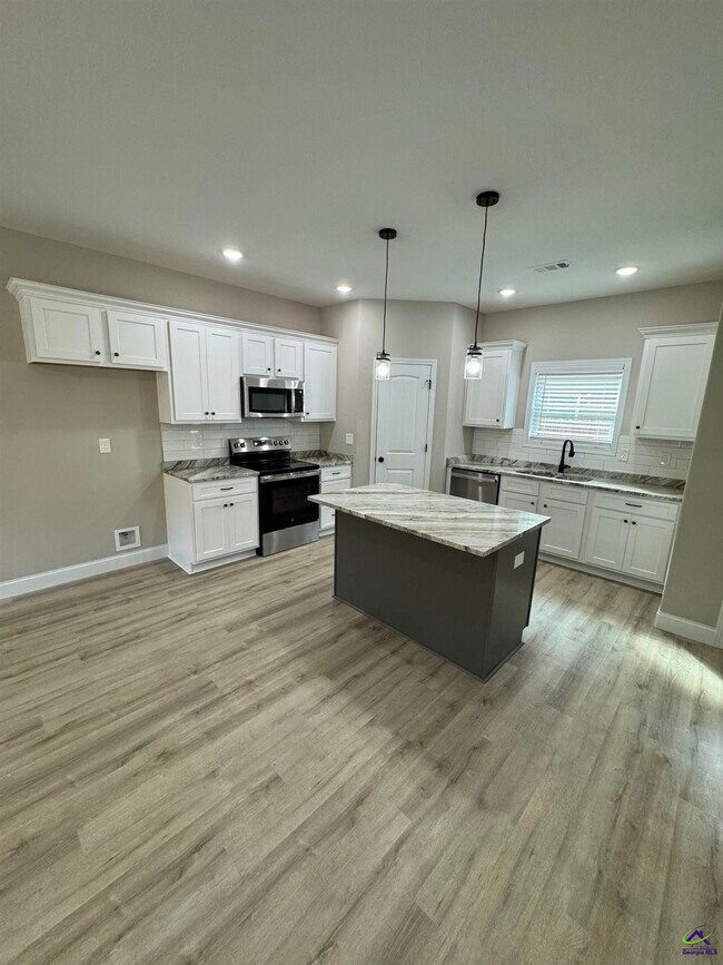 Building Photo - 312 Beau Claire Cir