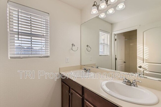 Building Photo - 645 W 171st Pl