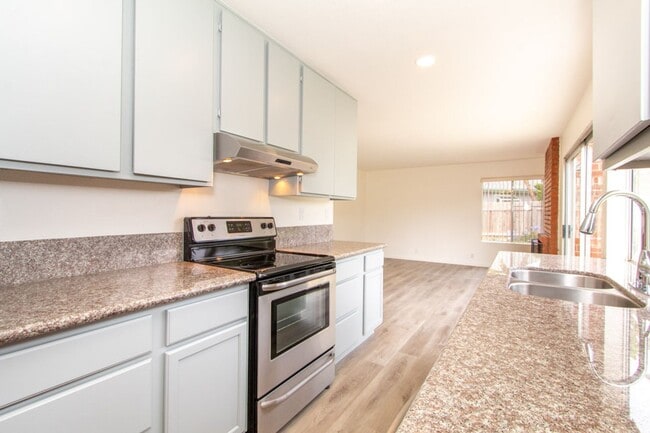 Building Photo - Spacious Two-Story 4 Bedroom/2.5 Bath Cardiff Cul-De-Sac Home Close to the Coast!