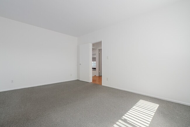 Building Photo - 1134 23rd St