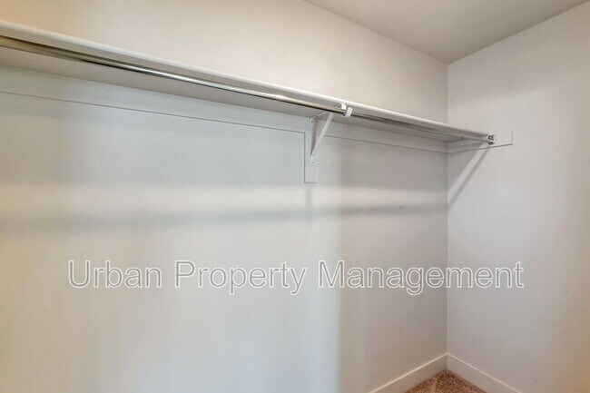 Building Photo - 1590 S 900 W