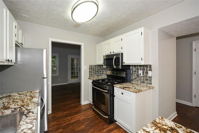 Building Photo - 4544 Coopers Creek Pl SE