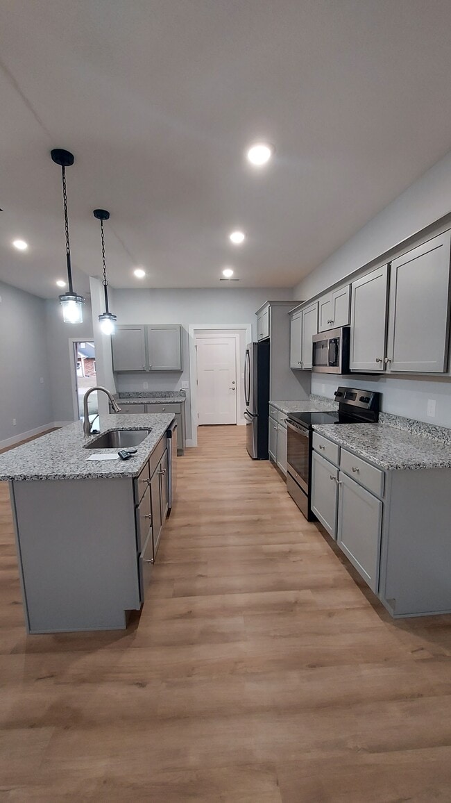 Building Photo - 1738 Sierra