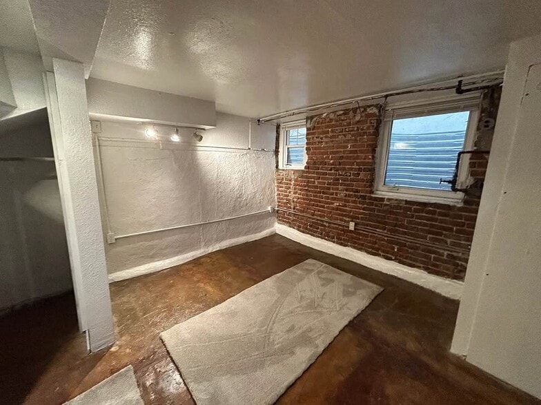 Building Photo - 1434 York St