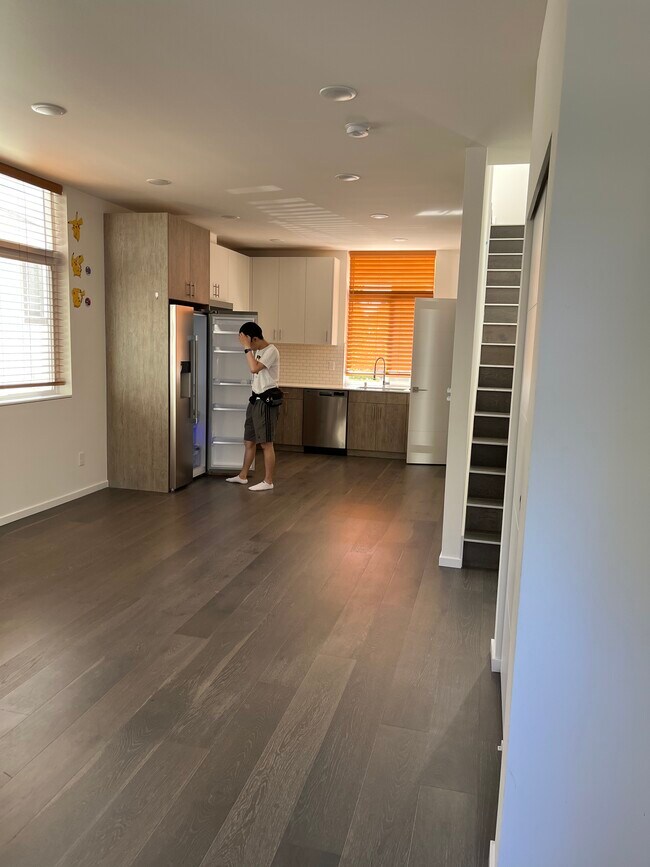 Building Photo - 13735 35th Ave NE