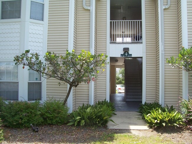 Building Photo - First floor unit!