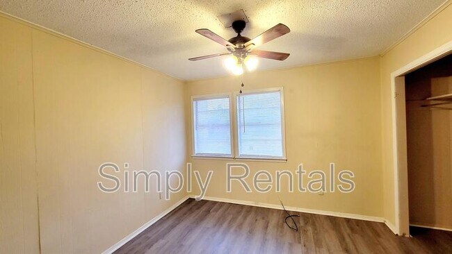 Building Photo - 400 Bill Bradford Rd