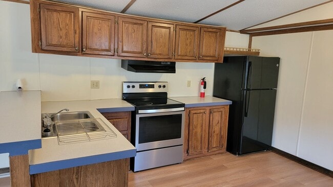 Building Photo - 2201 SE 126th St