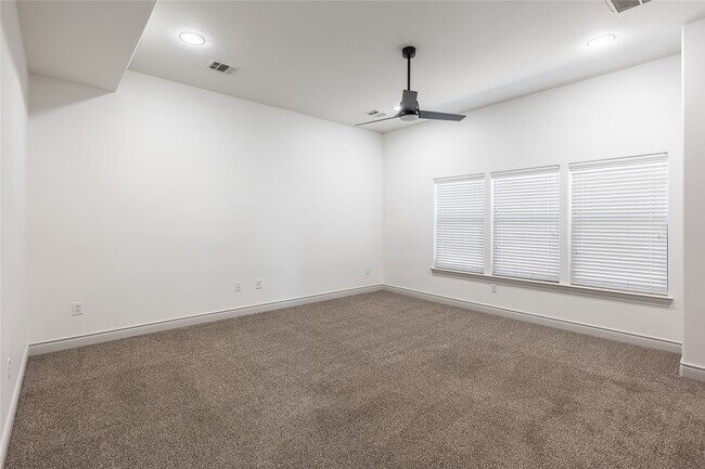 Building Photo - 3104 Hamilton St