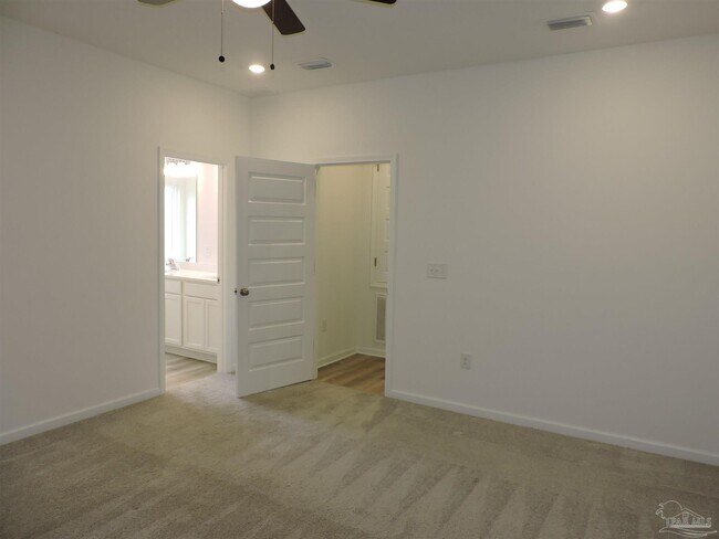 Building Photo - 9629 Sagewood Dr