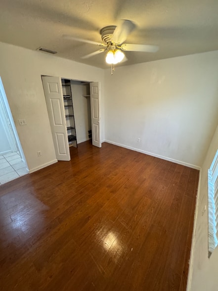 Building Photo - 8 Bay Ave