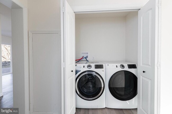 Building Photo - 617 Port Providence Rd