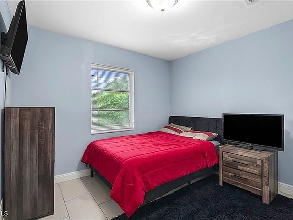 Building Photo - 1475 7th St