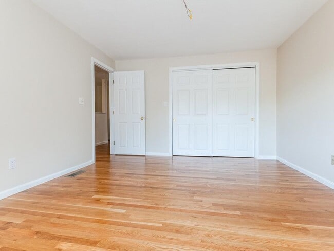 Building Photo - 62 Tisdale Dr