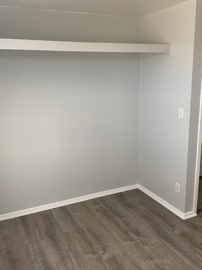 Building Photo - 3 Bedroom One Bath House for Rent