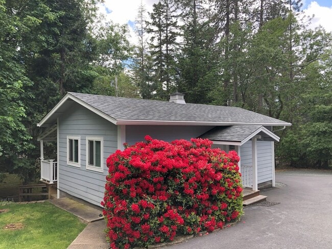 Primary Photo - FURNISHED OR UNFURNISHED ADU STUDIO – In-Unit Laundry (Utilities Included)