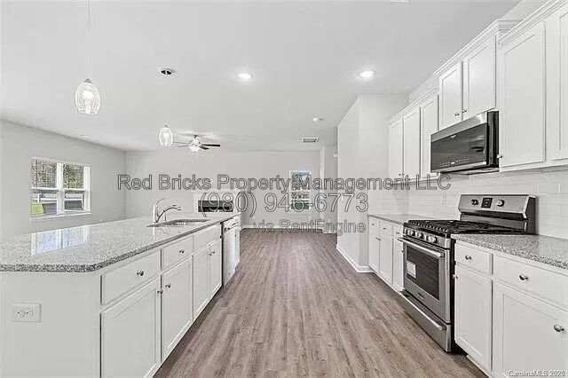 Building Photo - 4433 Cecilia Ln
