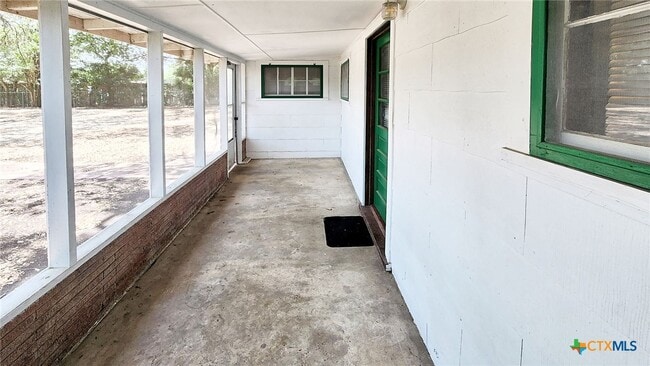 Building Photo - 1432 N Walnut Ave