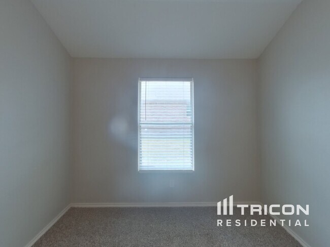 Building Photo - 12801 Carpenter Ln