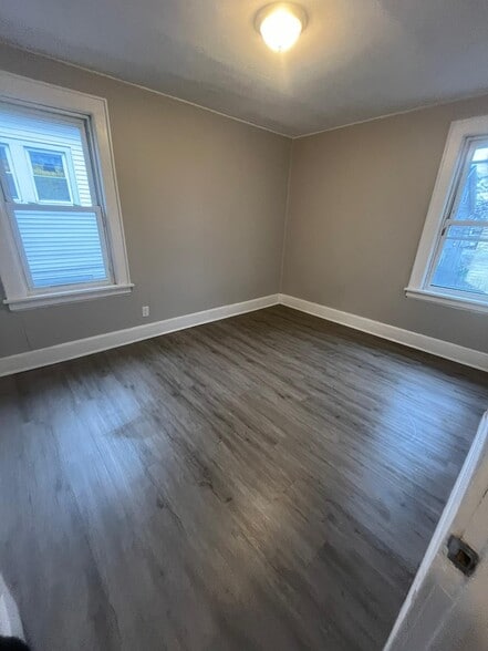Building Photo - 48 Hopkins Pl