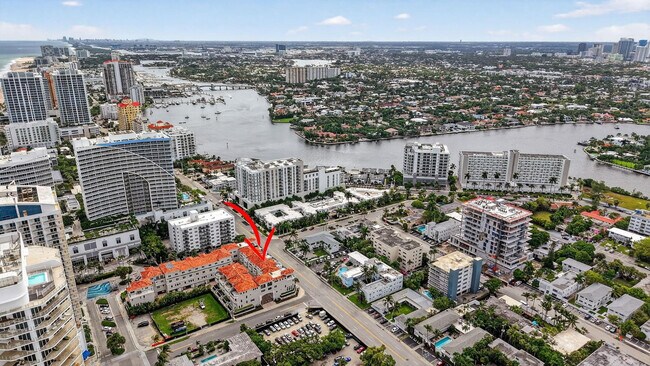 Building Photo - 508 N Birch Rd