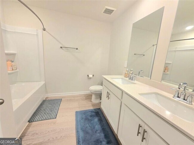Building Photo - 327 Vly Oak Dr
