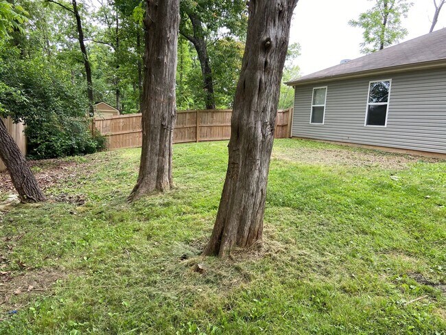 Building Photo - Single-Family Home in Merriam Woods