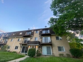 Building Photo - 92 Olesen Dr