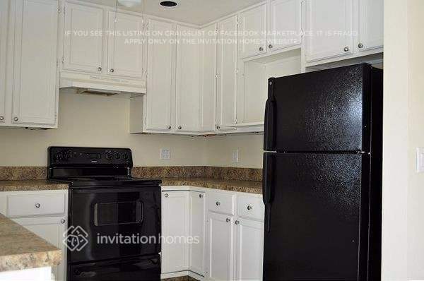 Building Photo - 1755 SW 37th Way