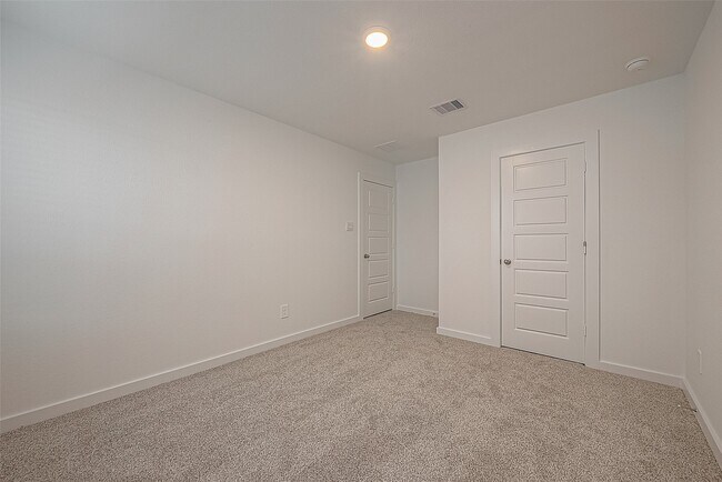 Building Photo - 3012 Skyline Mesa Dr