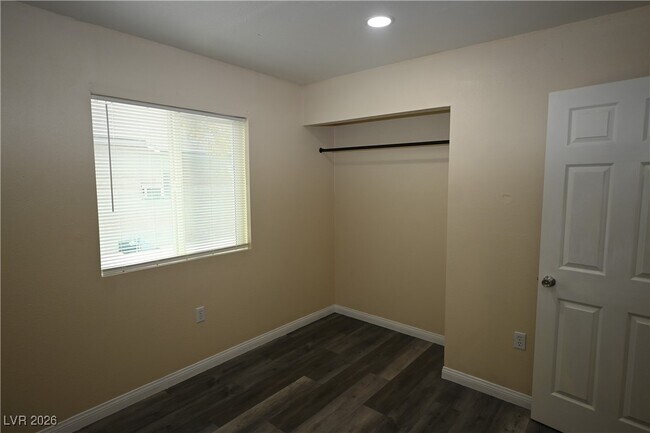 Building Photo - 2830 Cedar St