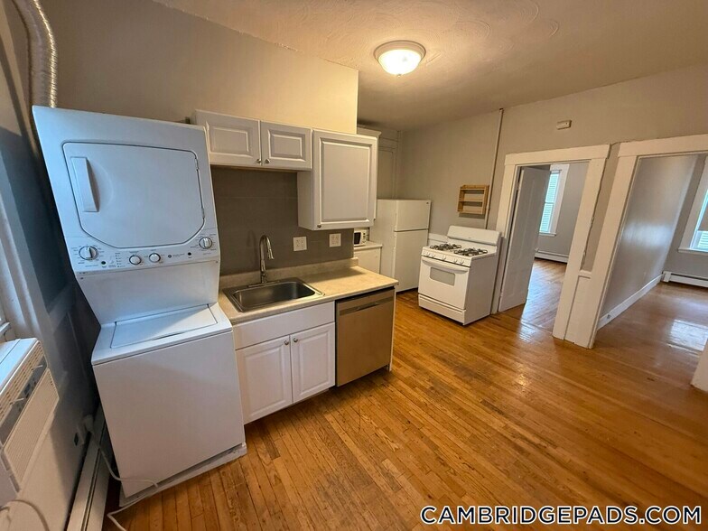 Building Photo - 150 Fifth St.