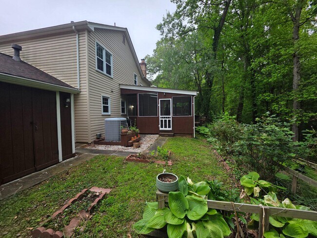 Building Photo - 8120 Paisley Pl