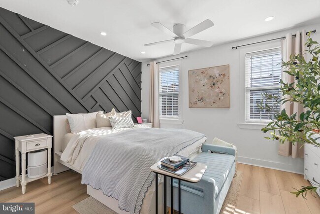 Building Photo - 1743 McClellan St