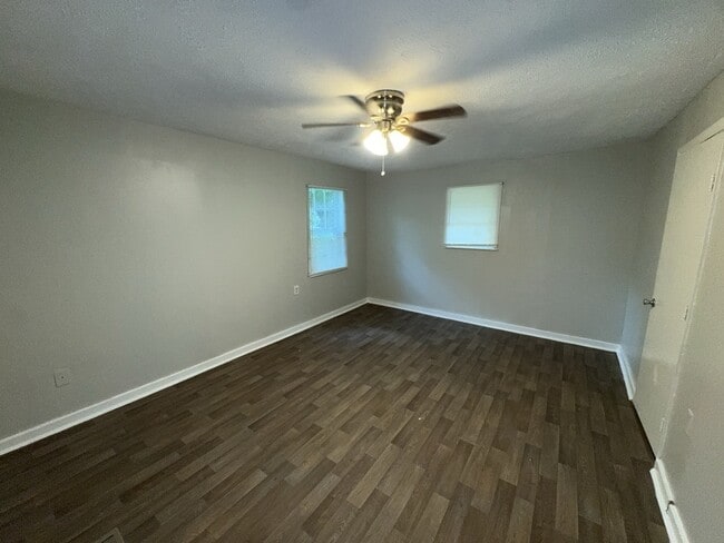 Building Photo - 740 Hickory Ridge Dr