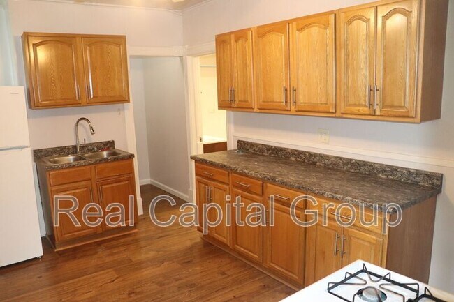 Building Photo - 171 Lancaster St