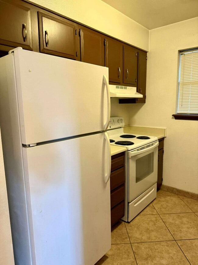 Building Photo - 2908 N Alhambra Dr